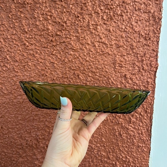 Vintage Avocado Green Rectangle Dish by Indiana Glass Basket Weave Pattern - Picture 5 of 8